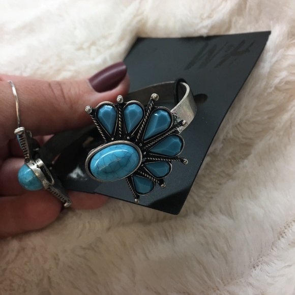H&M Cuff Bracelet - Picture 2 of 2